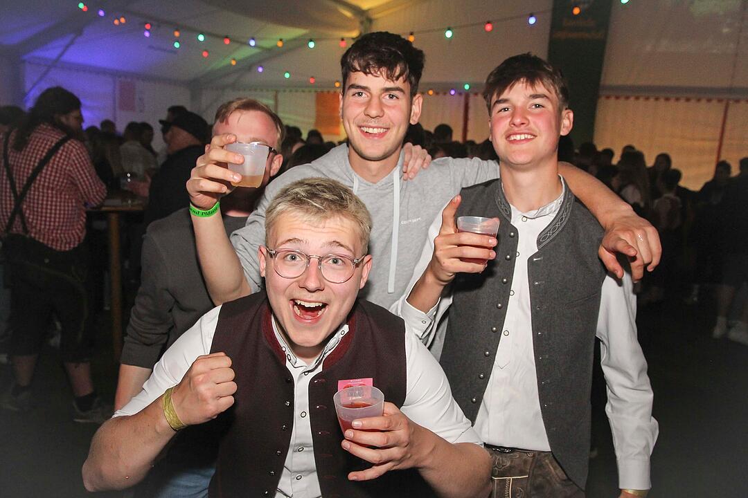 Party mit den DORFROCKERN Party mit den DORFROCKERN