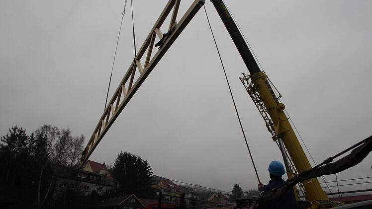 ... und hoch in die Luft. Foto: Ulrike Müller