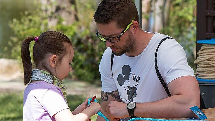 Großes Abschlussfest für Neustadt und seine Kinder: das Piratenfest im Freitzeitpark lockte am Sonntag unzählige Familien an. Foto: Albert Höchstädter
