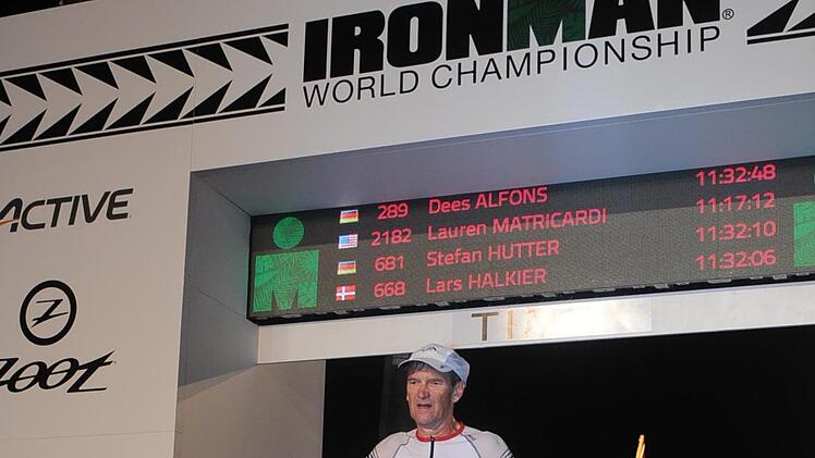 3,86 Kilometer Schwimmen im Pazifik, 180 Kilometer auf dem Rad durch die Lavawüste und zum Schluss ein Marathon durch die brütende Hitze: All diese Herausforderungen meisterte der Machtilshäuser Alfons Dees beim Ironman auf Hawaii. (c)FinisherPix.com