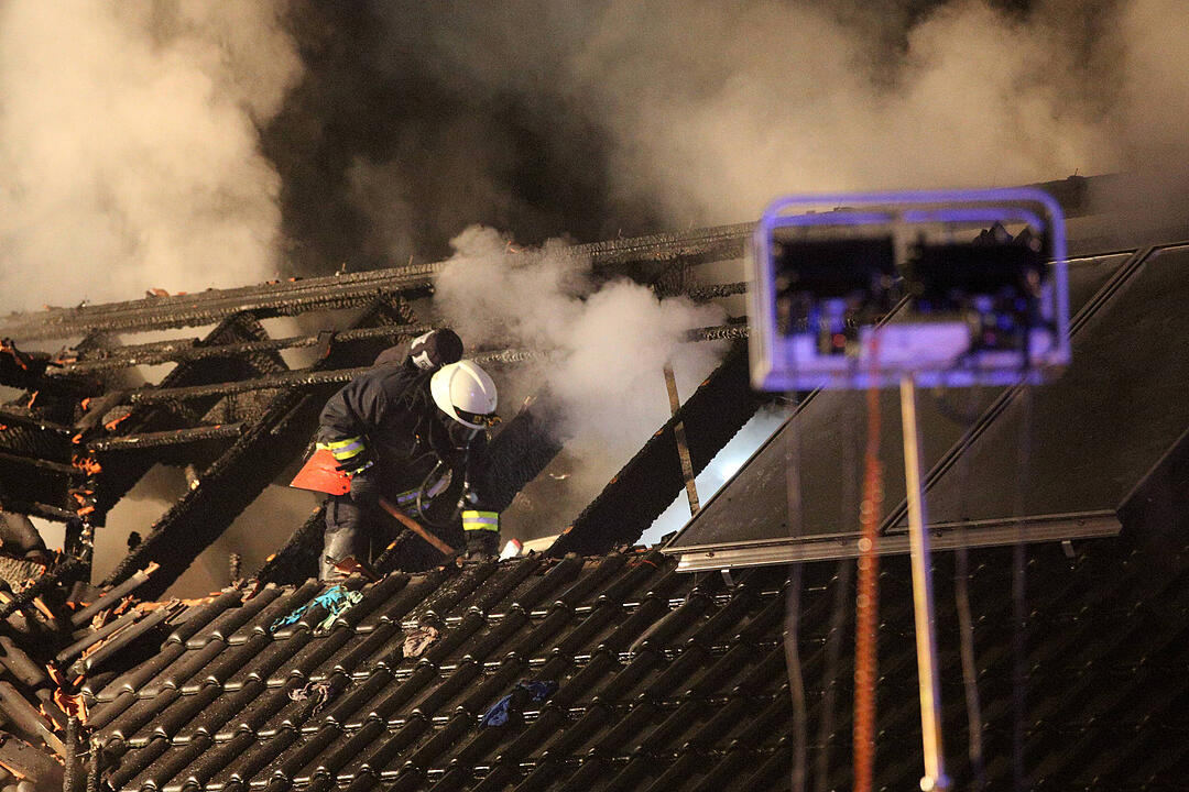 Pommersfelden (Landkreis Bamberg): Feuer zerstört Einfamilienhaus