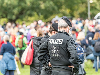 Demonstration in N?ºrnberg: "Querdenker"-Gr?ºnder spricht gegen Maskenpflicht