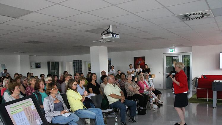 Beim Lorenga-Vortrag. Foto: Jürgen Gärtner