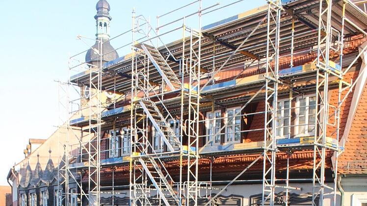 Kitzingen: Dachgauben in der Marktstraße unzulässig - werden nun zurückgebaut