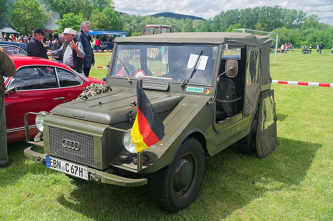 Auf dem Platz am Siedlerheim in der Auwaldsiedlung.