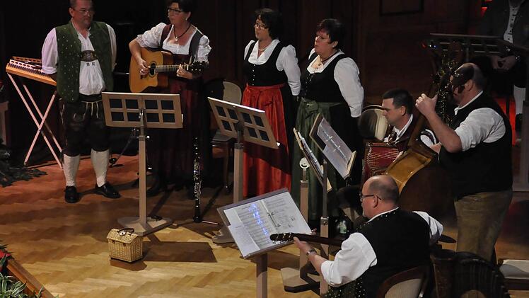 Wenn die "Hoibuche Muisig" "Ower heidschi bum beidschi" anstimmte, wurde einem so richtig warm ums Herz.  Foto: Peter Klopf