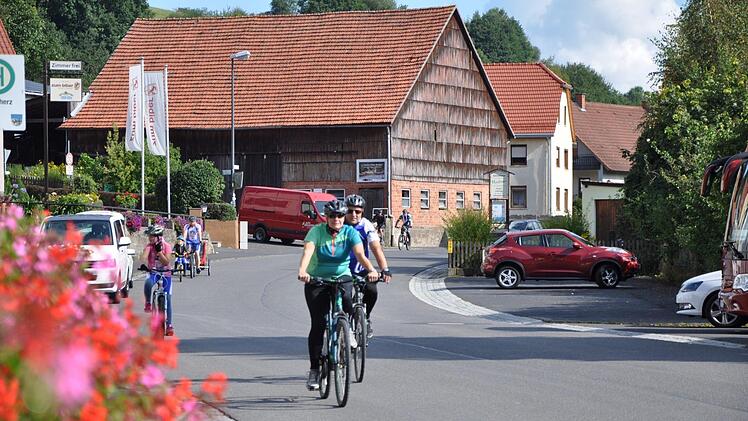 Auf der Straße. Foto: Petra Heurich