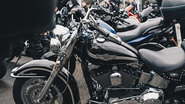 Motorradfahrer demonstrieren gegen Fahrverbote