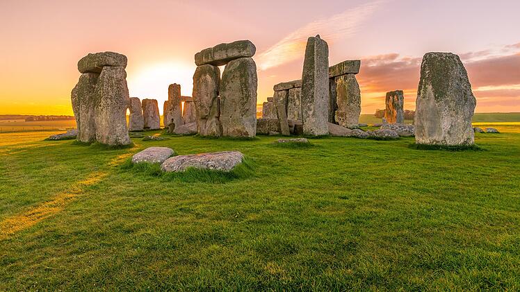 Etwa 4.000 Jahre ist der Steinkreis Stonehenge alt. Die Stadt Wunsiedel plant in Oberfranken mit "Wunhenge" nun eine Kopie der Weltkulturerbe-Stätte und will damit den Tourismus ankurbeln. Foto: Sally Wilson/pixabay