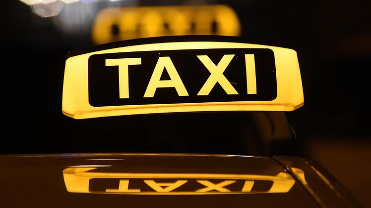 Das Fifty-Fifty-Taxi-Projekt ist im Landkreis Lichtenfels gut angelaufen. Foto: Felix Hörhager, dpa