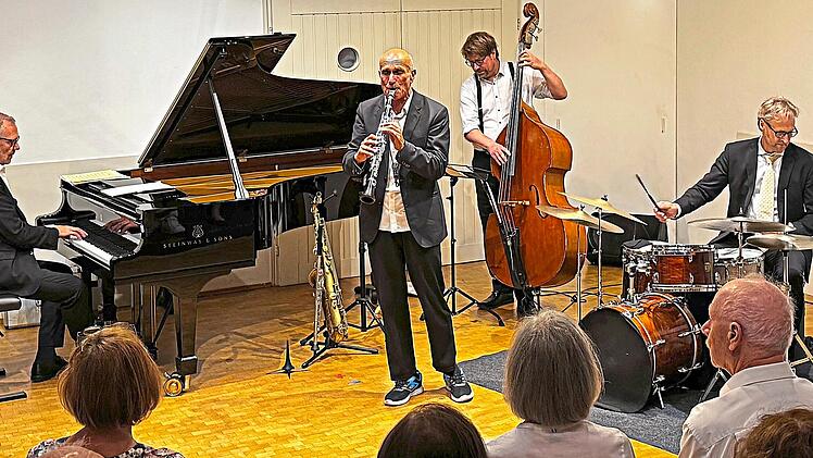 Das Thilo-Wolf-Jazz-Quartett (v.l.) Thilo Wolf, Norbert Nagel, Klaus Sebastian Klose und Jean Paul H&ouml;chst&auml;dter. Christiane Brenner