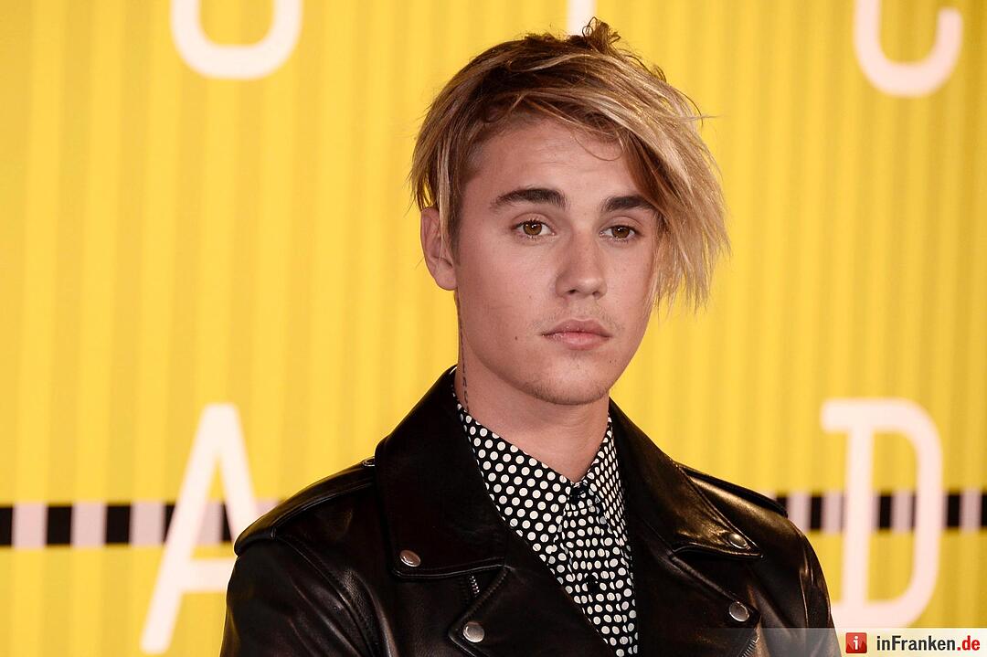 Red Carpet - MTV Video Music Awards 2015