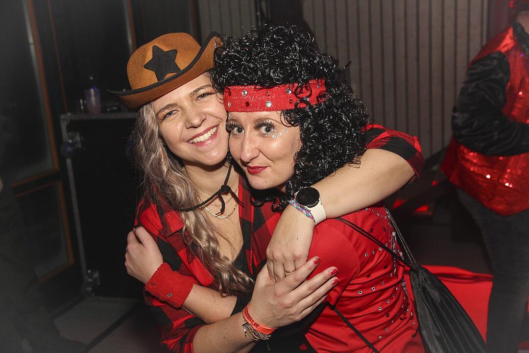 Faschingsparty vom Feinsten in der Stadthalle Stadtsteinach.
