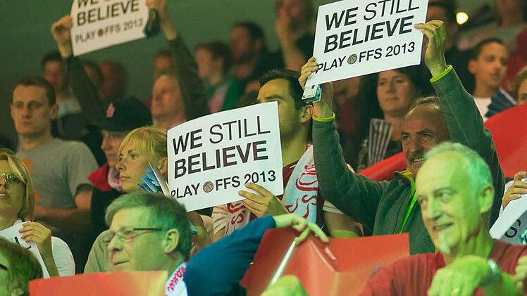 Würzburger Fans. Foto: Tobias Köpplinger