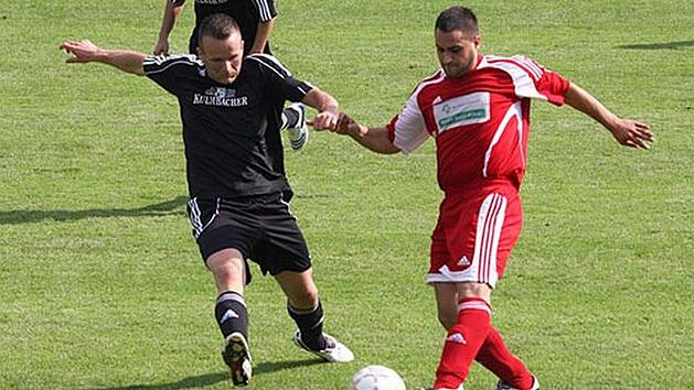 Thanasi Chiarelli (rechts) tritt beim TSV Neuhaus seine erste Station als Spielertrainer an,  Foto: anpfiff.info