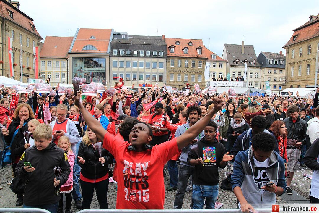 Bilder vom Public Viewing am Bamberger Maxplatz Teil 2