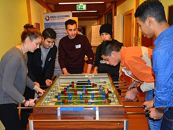 Auch beim Kickerspielen hatten die Teilnehmer des Jugendcamps viel Spaß.  Foto: privat