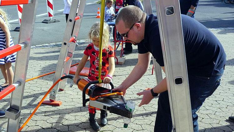 Die Weisendorfer Feuerwehr hatte ihre Türen geöffnet.    Foto: Richard Sänger