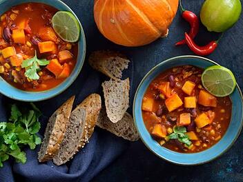 Chili con Kürbis: Vegetarisches Kürbis-Chili