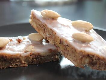 Einfache Elisenlebkuchen vom Blech Einfache Elisenlebkuchen vom Blech