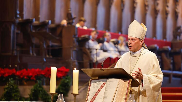 Bamberg: Weihbischof zu Machtmissbrauch und Priesterinnen - "Als synodale Kirche noch auf dem Weg"