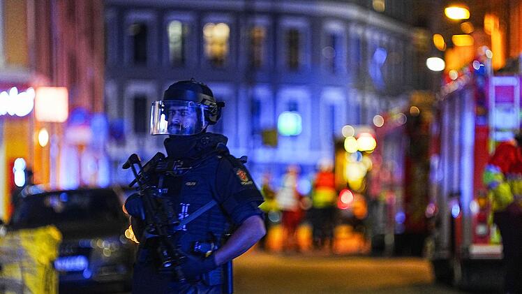 Einsatzkräfte bei möglicher Explosion