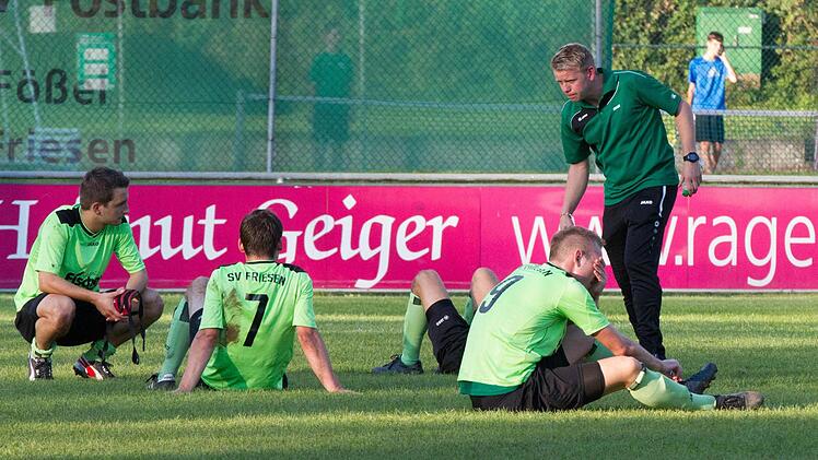 Seine enttäuschten Spieler musste SV-Trainer Andreas Lang zu Saisonbeginn wiederholt aufrichten. Das war zuletzt kaum noch nötig.