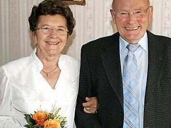 Siegbert und Hannelore Rhein feierten "Goldene".  Foto: Sabine Weinbeer