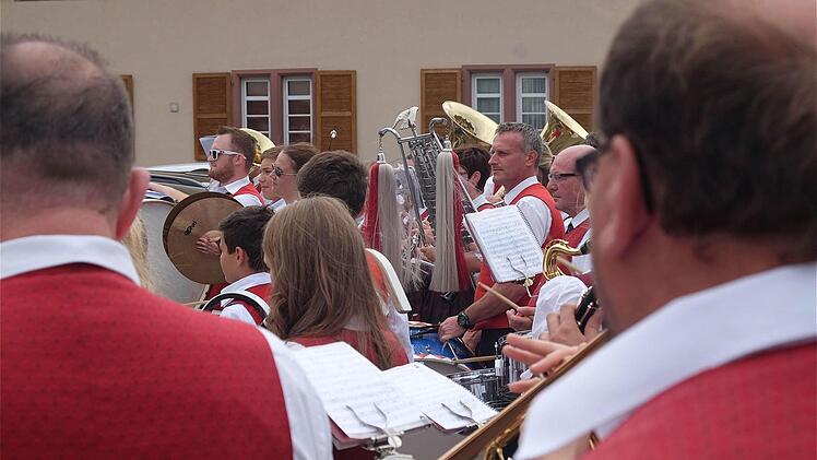 Die Klingenthaler Musikanten feierten in Windheim  Foto: Gerd Schaar