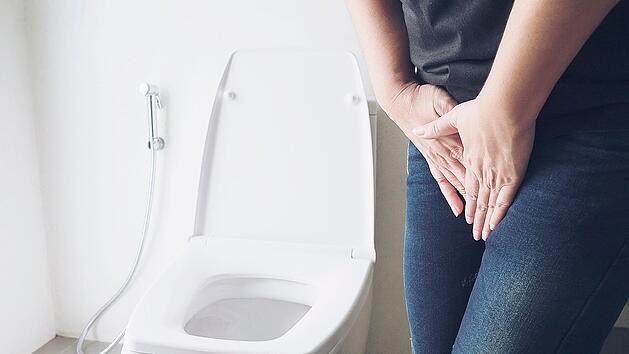 Frauen sind häufiger von einer Inkontinenz betroffen als Männer.