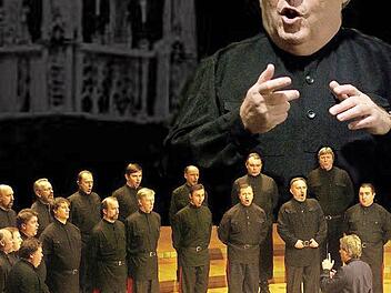 Der Don-Kosaken-Chor Serge Jaroff mit seinem Dirigenten Wanja Hlibka Foto: pr