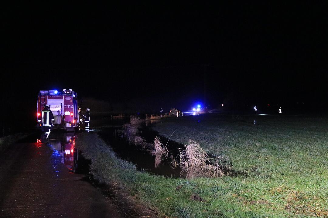 Betrunkener Autofahrer versinkt bei Bamberg in Hochwasser