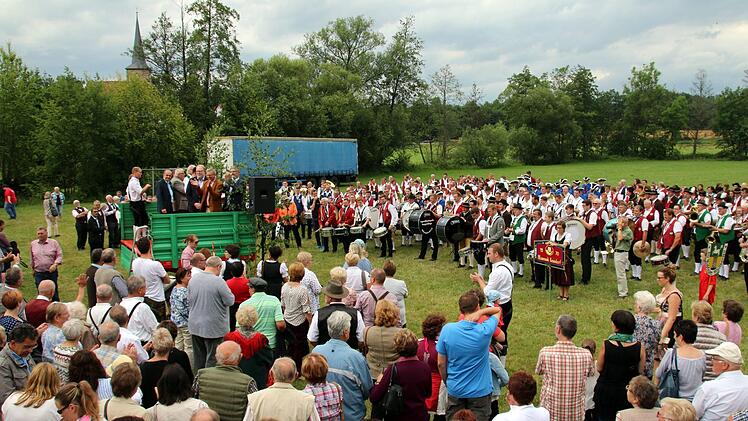 Gesamtbild vom Sternmarsch Foto: Bettina Knauth