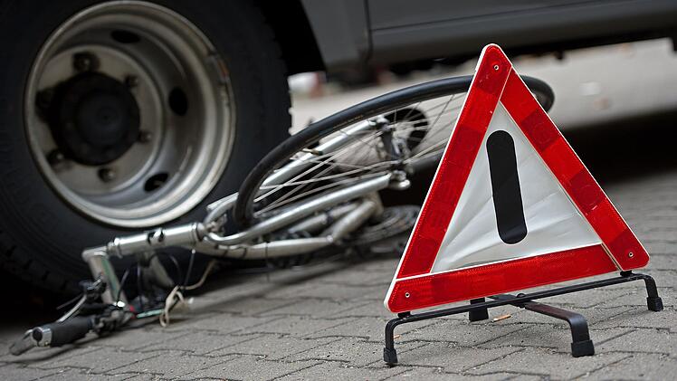 Radfahrer stürzt in Bamberg und verletzt sich schwer