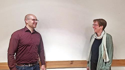 Die zwei Redner der Ukraine-Veranstaltung, Daniel Sauer und Kathrin Reif