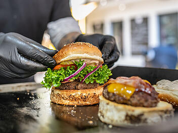 Paukenschlag: Fränkische Burger-Kette verkauft alle Filialen an Konkurrenten