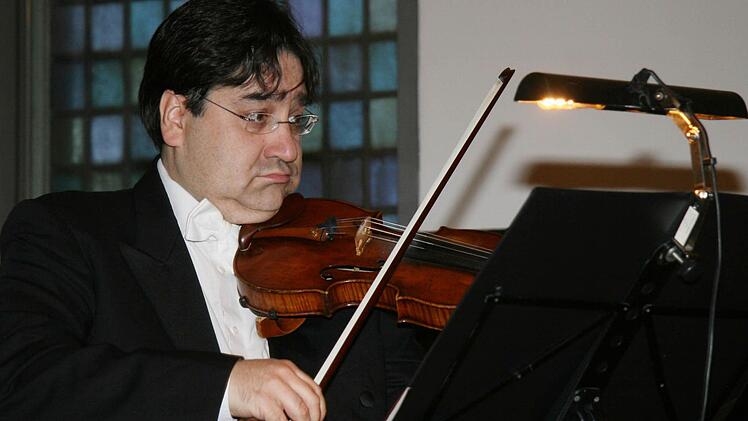 Raúl Teo Arias begeisterte mit seinen Soli in Antonio Vivaldis "Frühling" und gab sogleich das Motto des Abends vor: Frühlingserwachen