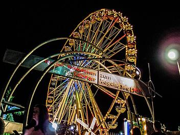 Coburg im Zeichen des 417. Vogelschießens auf dem Anger: Blickfang in diesem Jahr ist ein RiesenradFoto: Jochen Berger