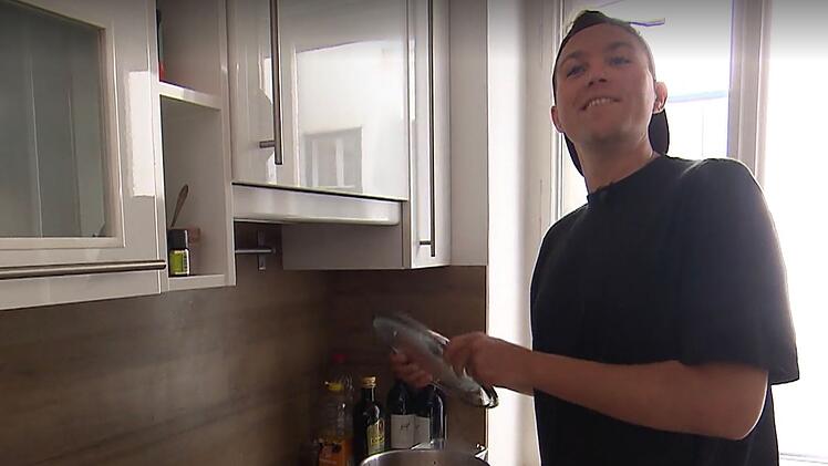 Pascal (32) nennt eine beeindruckende Küchen-Einrichtung sein Eigen