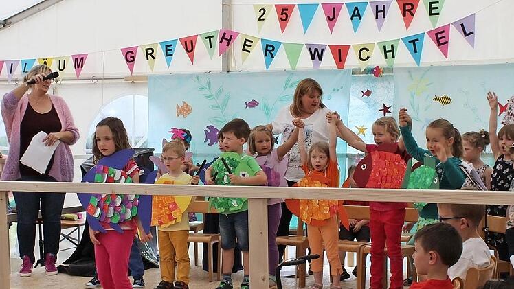 Die Aufführung des Musicals "Der Regenbogenfisch" war der Höhepunkt des Nachmittags. Foto: Paul Frömel