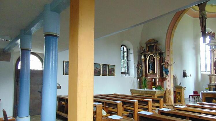 Die Stöckacher Kirche ist von einer Profanierung weit entfernt - dank der tragenden Säulen im konkreten und im übertragenen Sinn.P. Malbrich