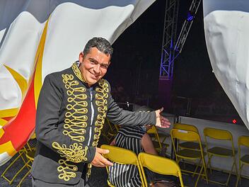 Zirkusdirektor Sergio Schmidt