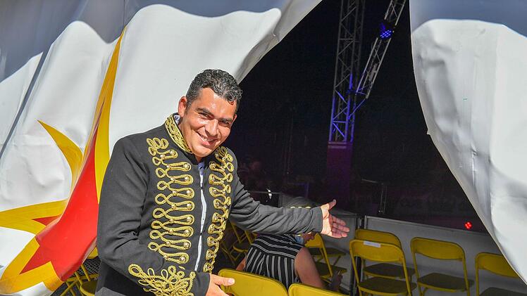 Zirkusdirektor Sergio Schmidt