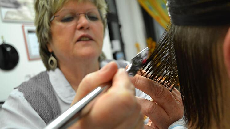 Elisabeth Pillat ist von den Vorteilen ihres Calligraphen überzeugt. Fotos: Katharina Müller-Sanke
