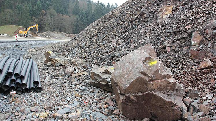 Herausgebrochene Felsbrocken an der Felsnase Foto: Friedwald Schedel