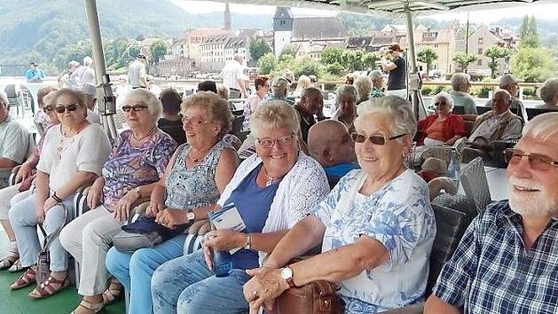 Entspannen und schauen an Deck der "K&ouml;nigin Silvia" auf dem Neckar. Fotos: Horst Wunner