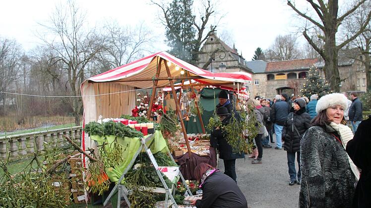Streifzug durch den Weihnachtsmarkt Mitwitz, mit seinen rund 100  Verkaufst&auml;nden.Herbert Fischer