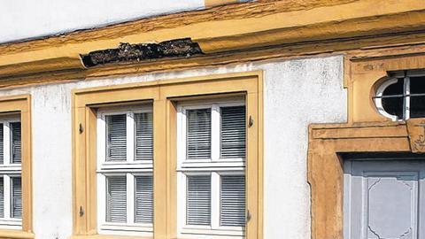 Putz besch&auml;digt