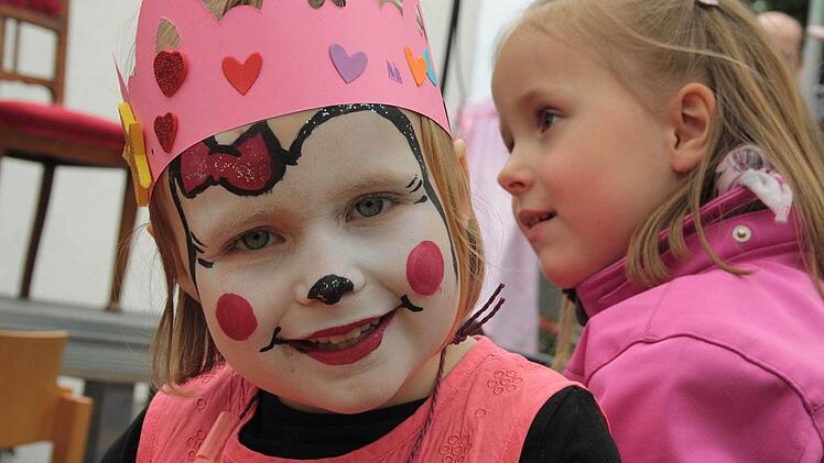 Die Kinder hatten Spaß beim Schminken. Foto: Klaus Gagel