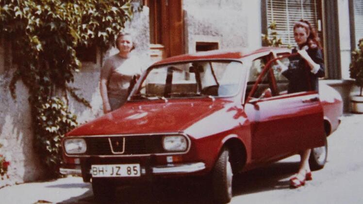 Der rote Renault von Milan Ristic hatte das alte Bühler Kennzeichen: BH - und führte zu manchem Lacher